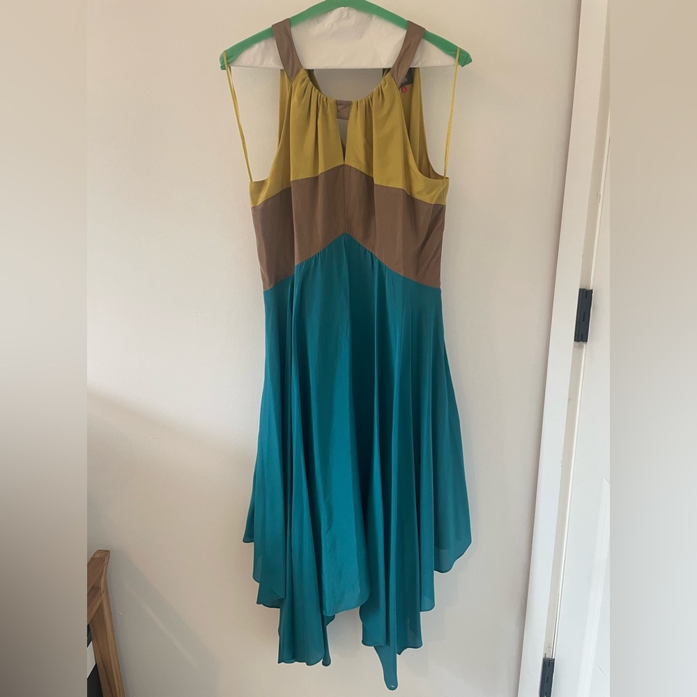 VINCE CAMUTO woman’s halter color block asymmetric hem dress size 2 teal lime
